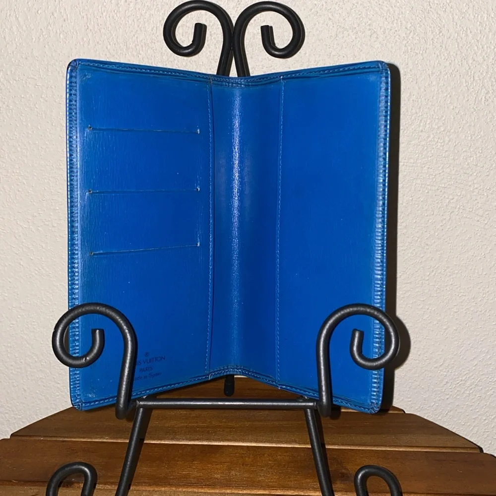 Louis Vuitton long wallet or checkbook cover in blue Epi leather, Authentic